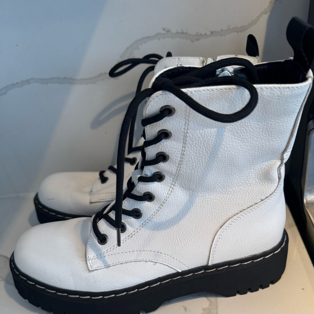 Unionbay White Hayden Lug Combat Boots leather lace up goth street skater 90s 7